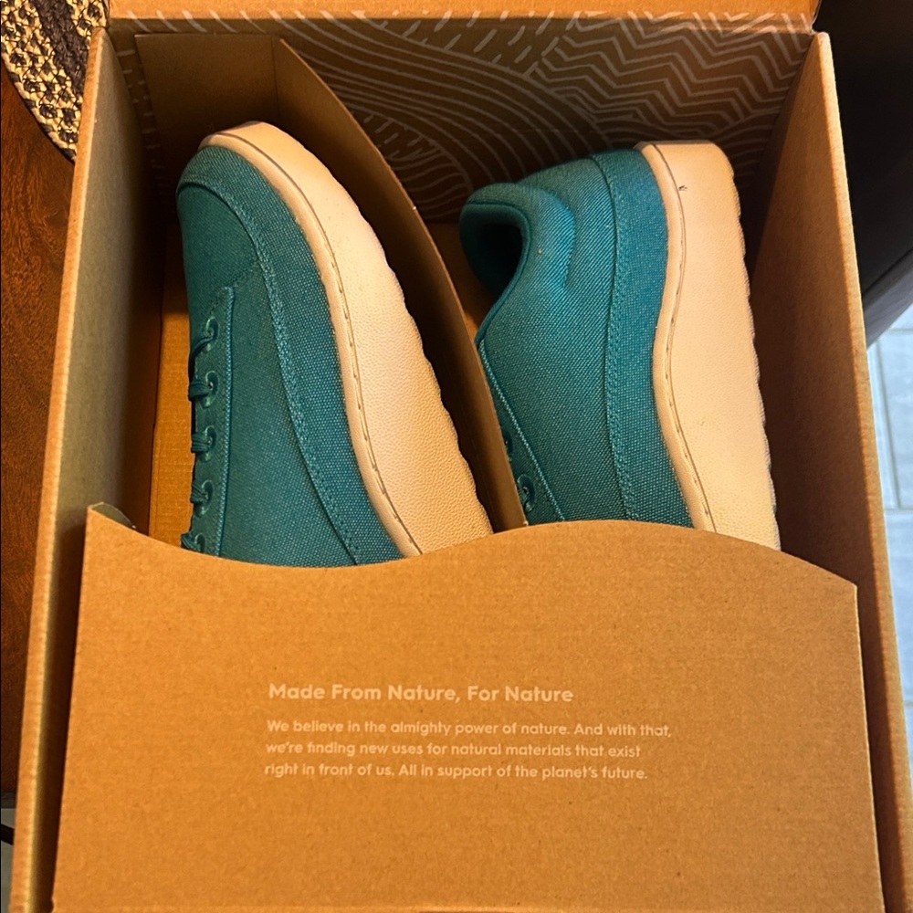 Allbirds Vibrant Blue Sneakers NIB - Picture 5 of 6